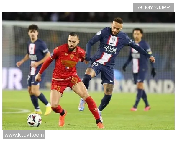 斯特拉斯堡主场迎战里昂争夺法甲积分榜关键战役